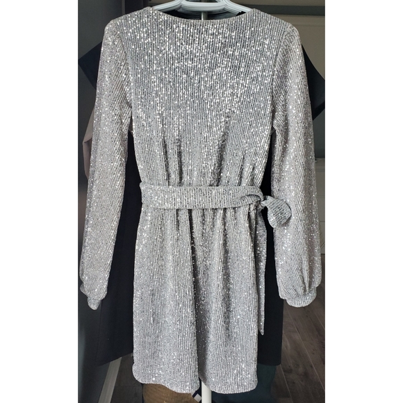 Dynamite - V Neck Sequin Wrap Dress - Picture 4 of 11
